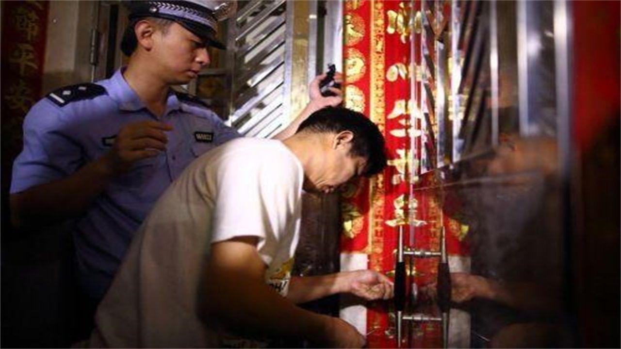 邵阳请开锁师傅开了锁后，师傅